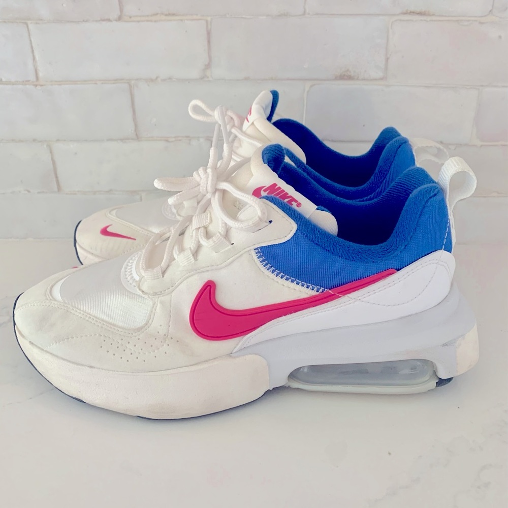 Women’s Nike Air Max size 7.5